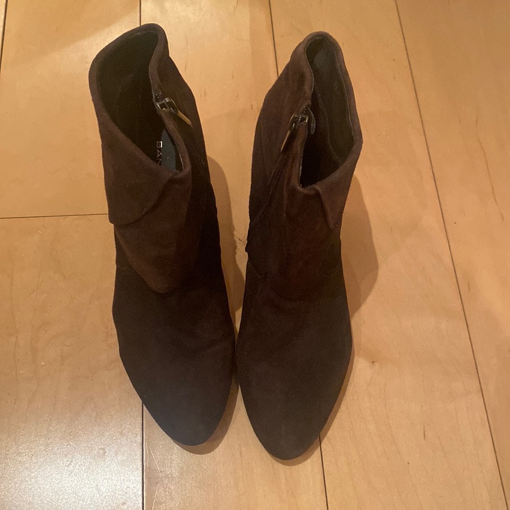 Bandolino dark brown suede boots